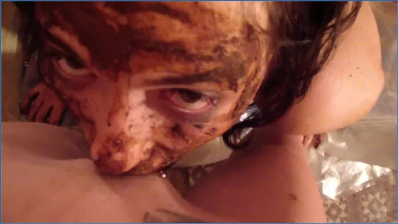 Astracelestial Matilda y Leona en un trío sucio de caca parte 5 - scat video