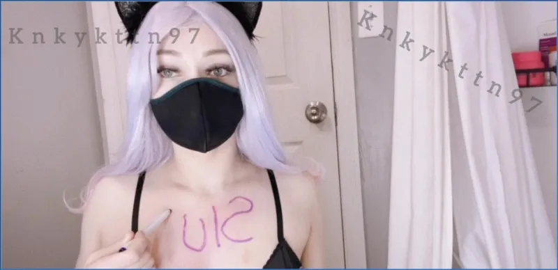 KnkyKttn97 se pinta el cuerpo entero con caca como body art - scat video